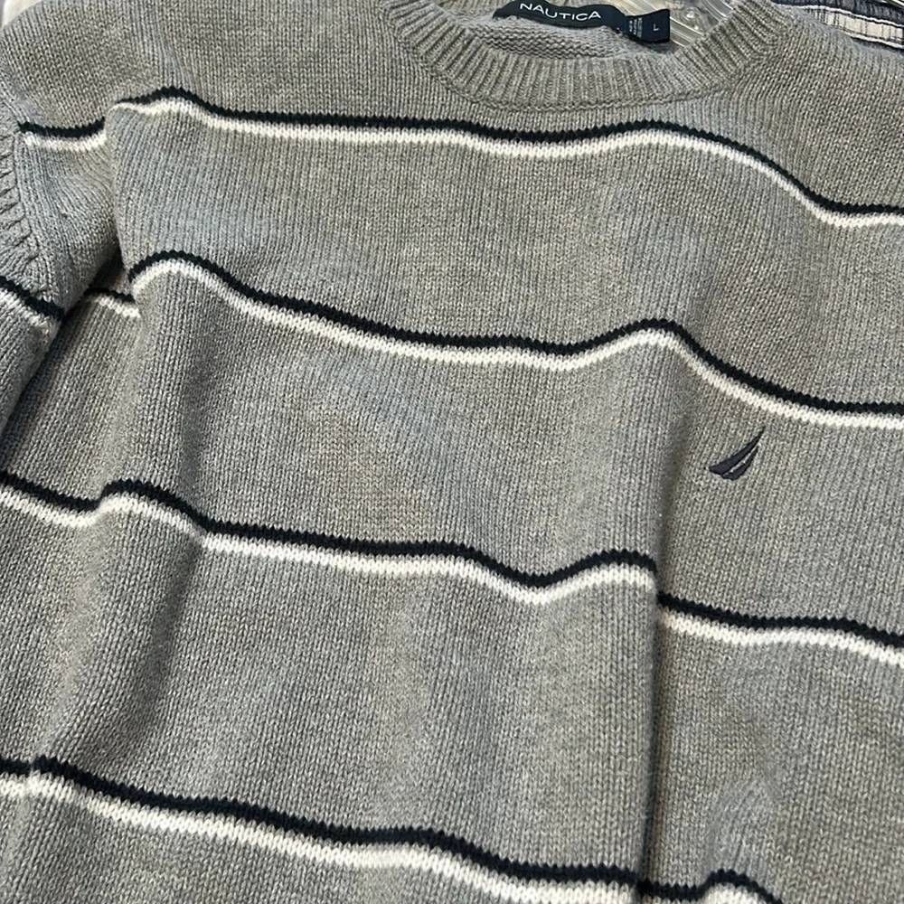 Nautica Men’s Crew Neck Light Gray Stripe Sweater Size Large - Picture 6 of 7